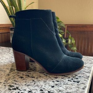 Tom’s Women’s Suede Booties, black size 7